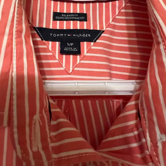 Size Small half button up Tommy Hilfiger shirt - Picture 5 of 5